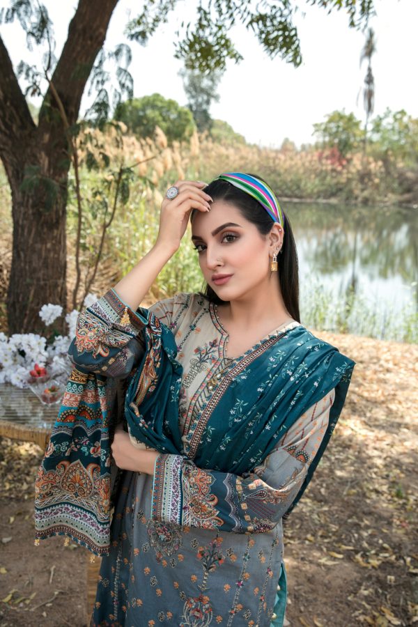 Tawakkal Ozgul 3 Piece Un-Stitched, Attractive & Elegant Lawn Collection - D-6713 - Image 3